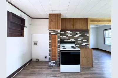 310 1/2 E 31st Ave, Eugene, OR 97405 - Photo 11