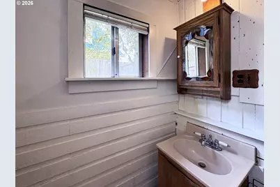 310 1/2 E 31st Ave, Eugene, OR 97405 - Photo 21