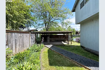 310 1/2 E 31st Ave, Eugene, OR 97405 - Photo 7