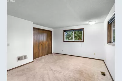 555 SW 7th St, Gresham, OR 97080 - Photo 19