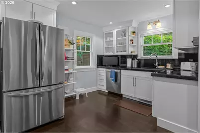2798 SW Old Orchard Rd, Portland, OR 97201 - Photo 7