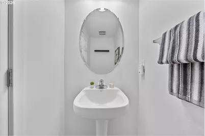 15250 SW Sparrow Loop #105, Beaverton, OR 97007 - Photo 35