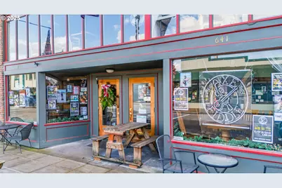 657 E Main St, Cottage Grove, OR 97424 - Photo 3