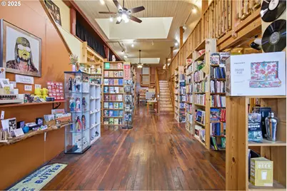 657 E Main St, Cottage Grove, OR 97424 - Photo 23