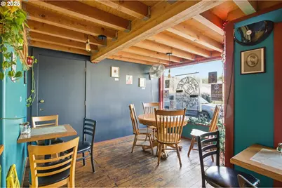 657 E Main St, Cottage Grove, OR 97424 - Photo 9