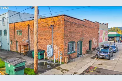 657 E Main St, Cottage Grove, OR 97424 - Photo 45