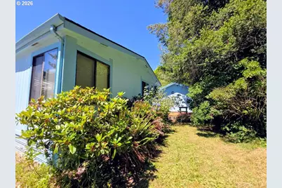 1050 N Cedar Point Rd #D4, Coquille, OR 97423 - Photo 5