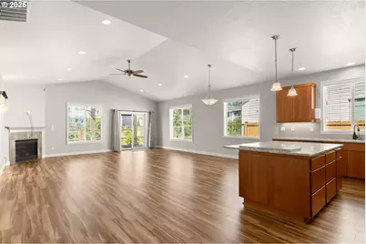 117 NW Canyon Creek Dr, McMinnville, OR 97128 - Photo 5