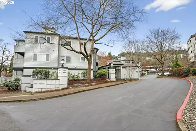 4970 S Landing Dr #304, Portland, OR 97239 - Photo 25