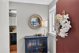 4970 S Landing Dr, Portland, OR 97239 - Photo 3