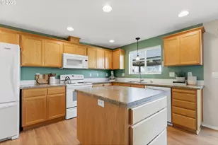 671 Mary Dr, Molalla, OR 97038 - Photo 23