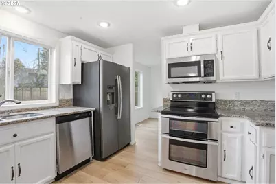 16705 SE Kingsridge Ct, Milwaukie, OR 97267 - Photo 9