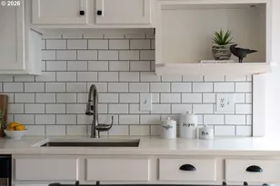 7112 N Richmond Ave, Portland, OR 97203 - Photo 9