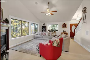 766 South 47th Place, Springfield, OR 97478 - Photo 9