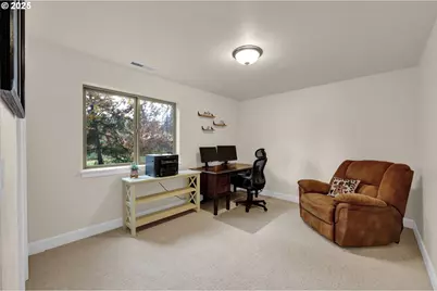 766 S 47th Pl, Springfield, OR 97478 - Photo 31