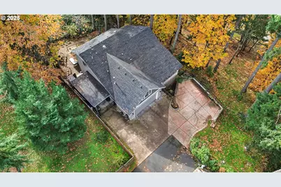 766 S 47th Pl, Springfield, OR 97478 - Photo 3