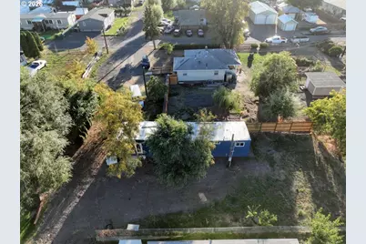 911 Kingsley St, The Dalles, OR 97058 - Photo 1