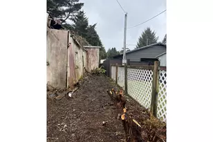 681 SE Port Ave, Lincoln City, OR 97367 - Photo 21