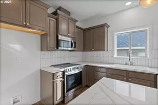 770 E McKinley St, Carlton, OR 97111 - Photo 9