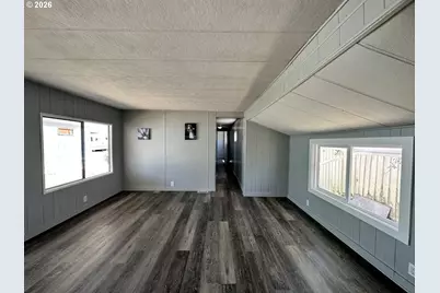 2071 NE Stephens St #D5, Roseburg, OR 97470 - Photo 9