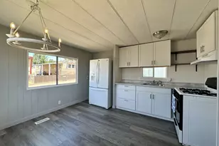 2071 NE Stephens St, Roseburg, OR 97470 - Photo 7