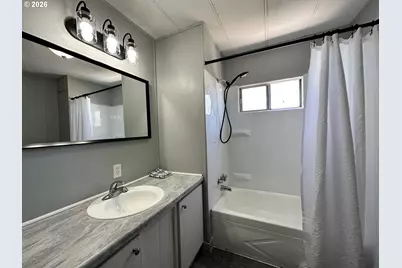 2071 NE Stephens St #D5, Roseburg, OR 97470 - Photo 11