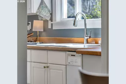 6104 N Kerby Ave, Portland, OR 97217 - Photo 13