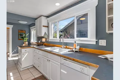 6104 N Kerby Ave, Portland, OR 97217 - Photo 15