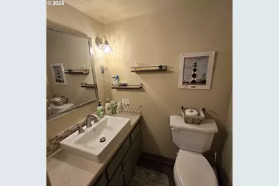 1000 SE Bay Blvd #124, Newport, OR 97365 - Photo 11