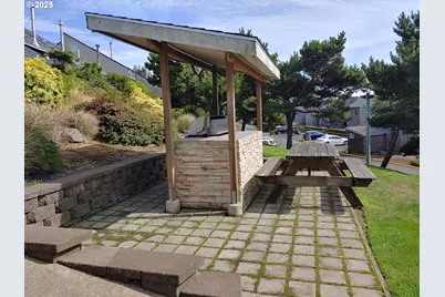 1000 SE Bay Blvd #124, Newport, OR 97365 - Photo 15