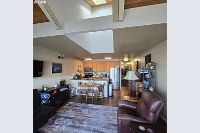 1000 SE Bay Blvd #124, Newport, OR 97365 - Photo 5