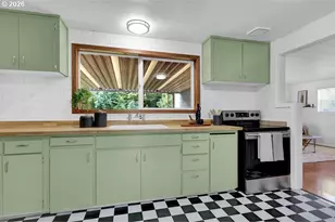 2045 W 18th Ave, Eugene, OR 97402 - Photo 9
