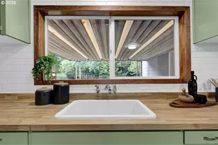 2045 W 18th Ave, Eugene, OR 97402 - Photo 13