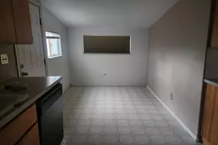 1337 NE Freemont Ave, Roseburg, OR 97470 - Photo 11