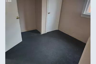 1337 NE Freemont Ave, Roseburg, OR 97470 - Photo 9