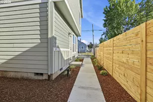 5220 SE Ramona St, Portland, OR 97206 - Photo 3