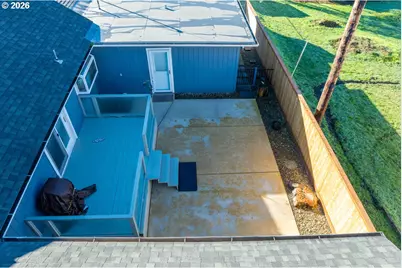 815 Broadway Ave, Winchester Bay, OR 97467 - Photo 5