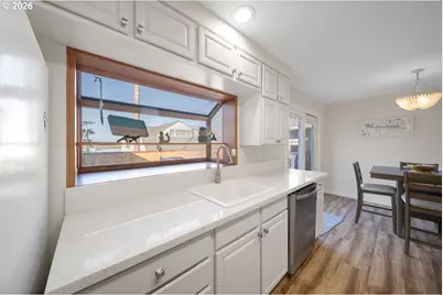 815 Broadway Ave, Winchester Bay, OR 97467 - Photo 23