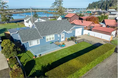 815 Broadway Ave, Winchester Bay, OR 97467 - Photo 3