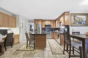 16867 Wight Ln, Lake Oswego, OR 97035 - Photo 13