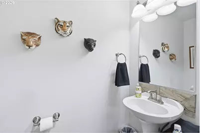 16867 Wight Ln, Lake Oswego, OR 97035 - Photo 21