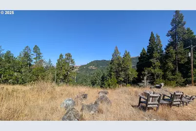 900 Old Cabin Dr, Glide, OR 97443 - Photo 5