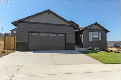 656 NE Trillium Dr, Estacada, OR 97023 - Photo 1