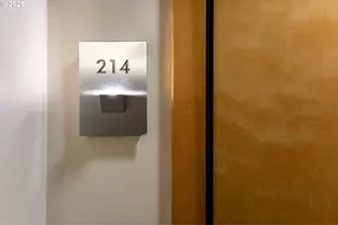 1130 NW 12th Ave, Portland, OR 97209 - Photo 7