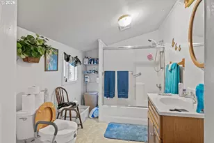 1266 S 14th St, Coos Bay, OR 97420 - Photo 13