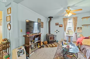 1266 S 14th St, Coos Bay, OR 97420 - Photo 5