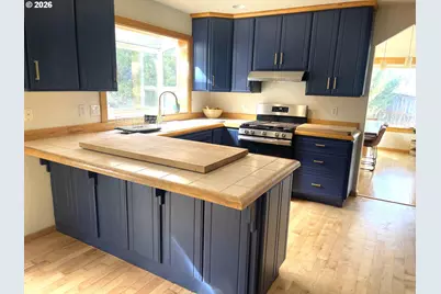 783 NW Thomas Ct, McMinnville, OR 97128 - Photo 7