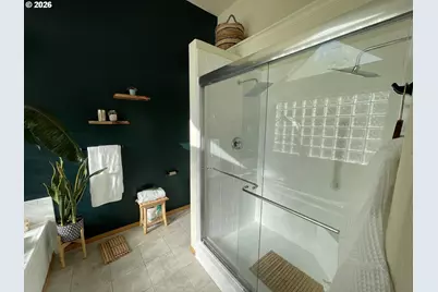 783 NW Thomas Ct, McMinnville, OR 97128 - Photo 17