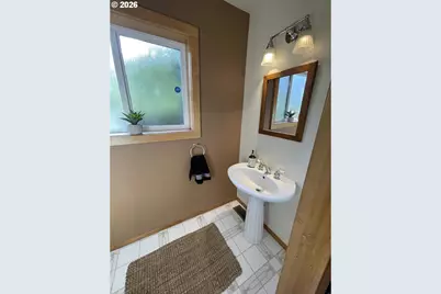 783 NW Thomas Ct, McMinnville, OR 97128 - Photo 9