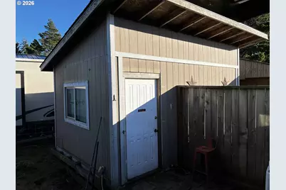 1890 37th St, Florence, OR 97439 - Photo 31